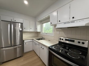 Modern Renovated 1-Bedroom Apartment for Rent – Windsor