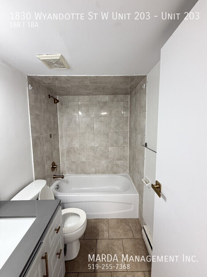 Modern Renovated 1-Bedroom Apartment for Rent – Windsor